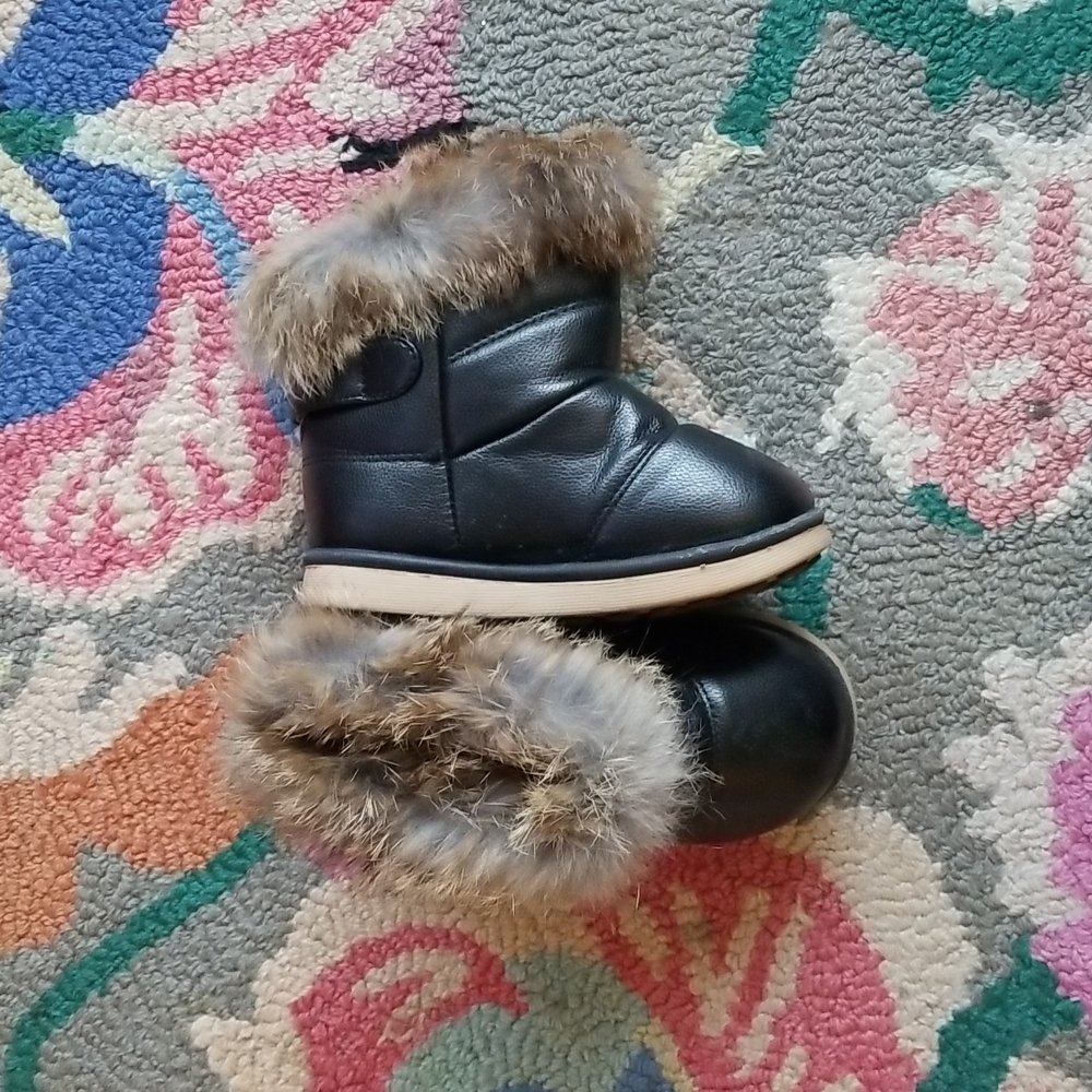 Snow boots